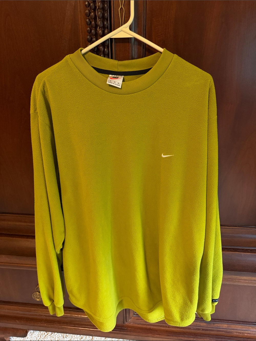 Nike Men’s Olive Crewneck Sweatshirt with Swoosh